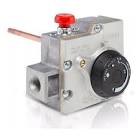 [IUS-495066] TERMOSTATO AUTOMATICO ENTRADA 1/2" HNPT SALIDA 3/8” NPT PILOTO 7/16”-24 UNS TEMP. 70 °C +/-5 °C